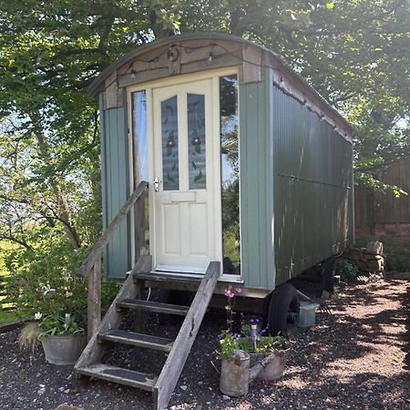 Rhodes To Serenity - Waterfall Shepherds Hut Cauldon Buitenkant foto