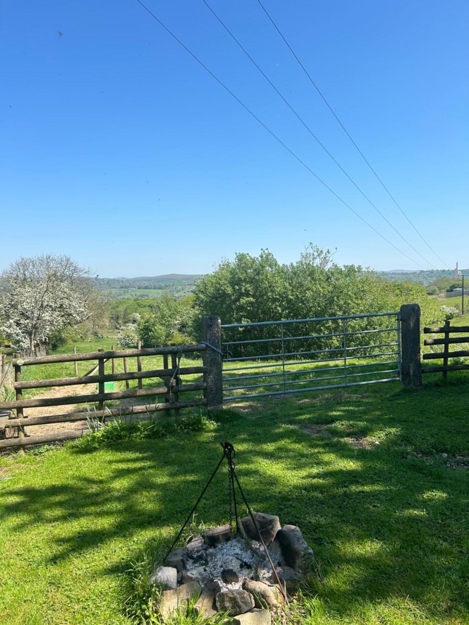 Rhodes To Serenity - Waterfall Shepherds Hut Cauldon Buitenkant foto