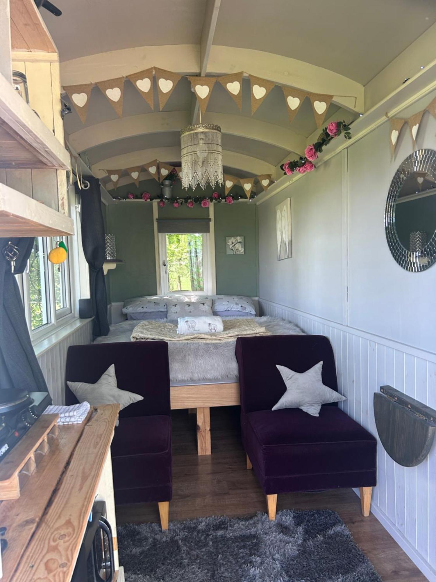 Rhodes To Serenity - Waterfall Shepherds Hut Cauldon Buitenkant foto